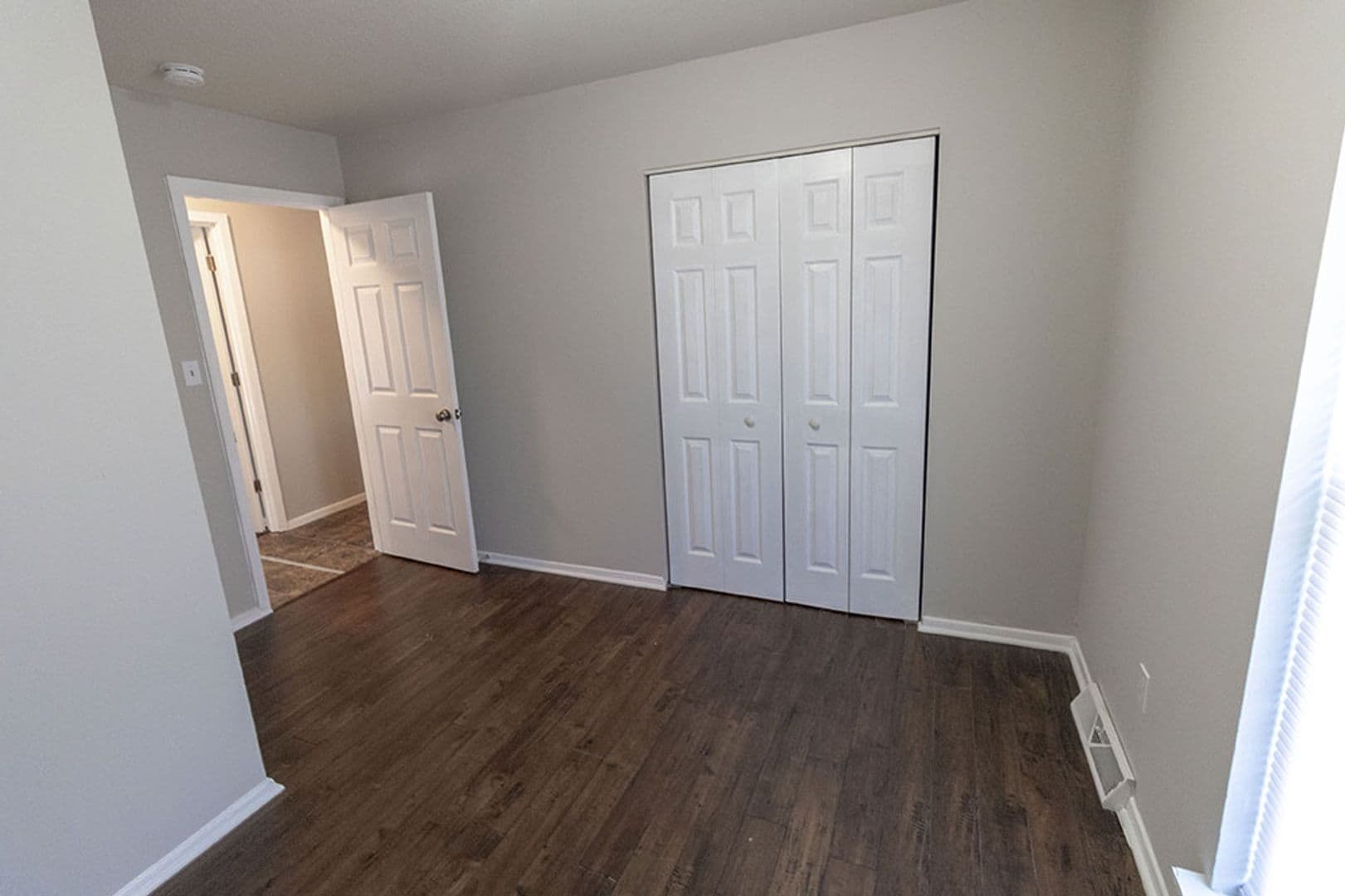 Columbia House: 1011 W Ash St