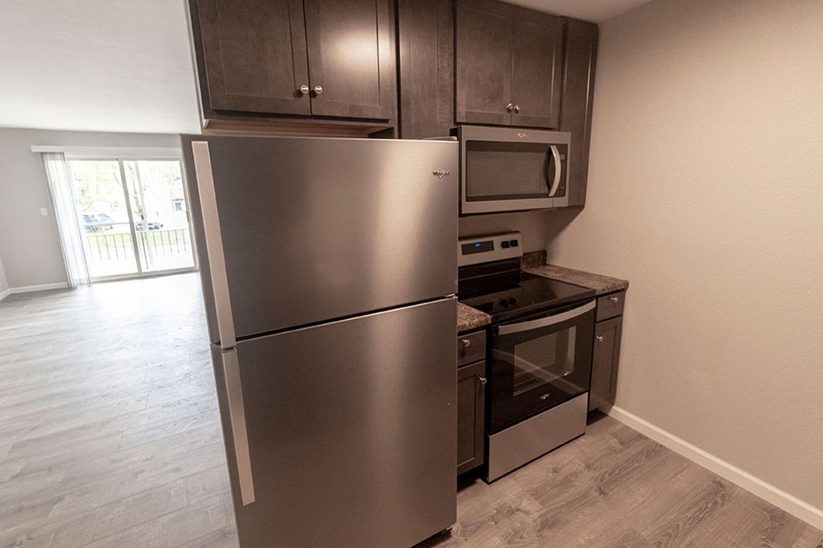 Columbia Apartment: 3408 Balboa Ln #44