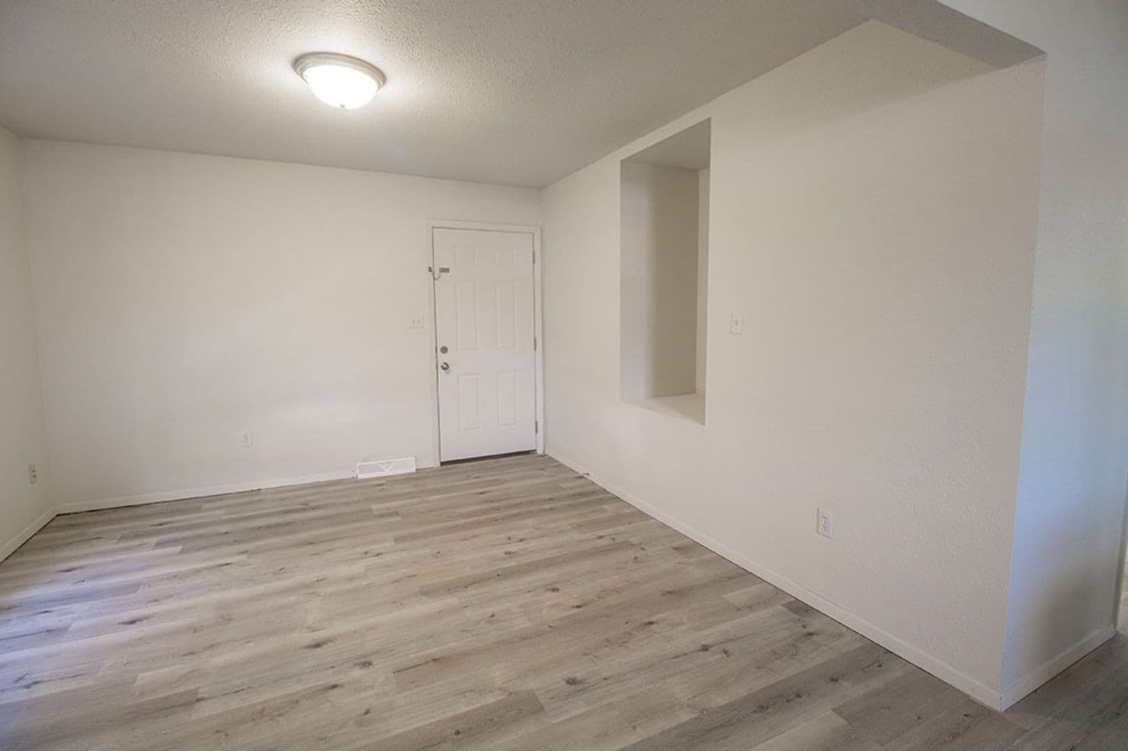 Columbia House: 1005 W Ash St