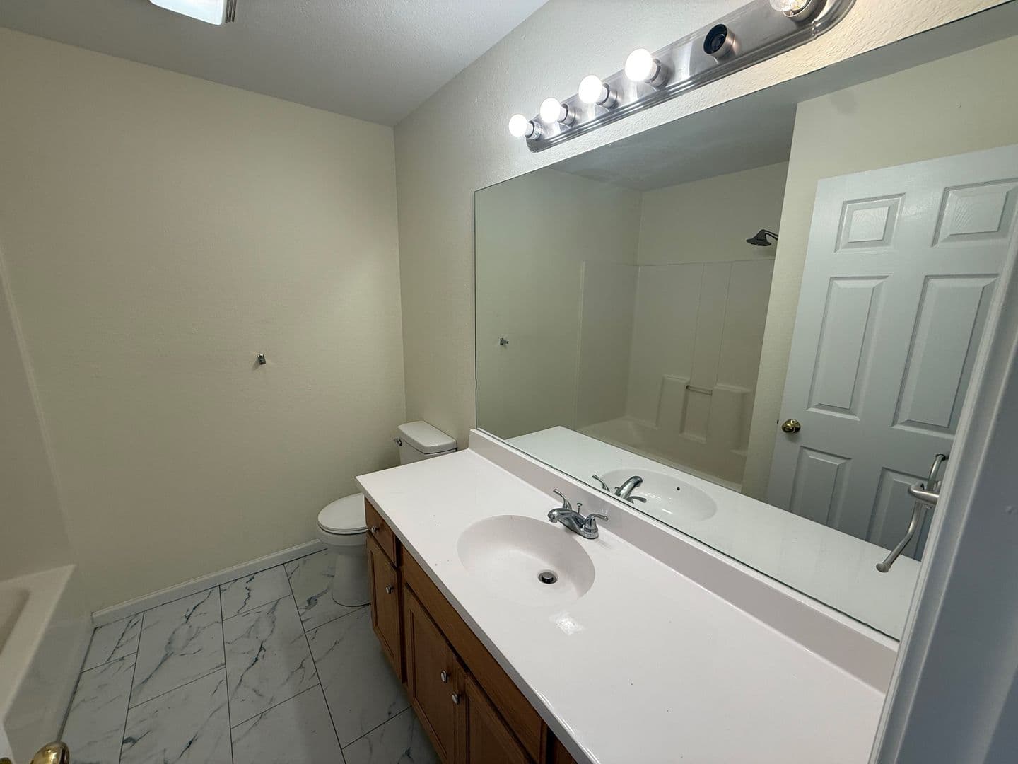 Columbia House: 1326 N Frideriki Dr