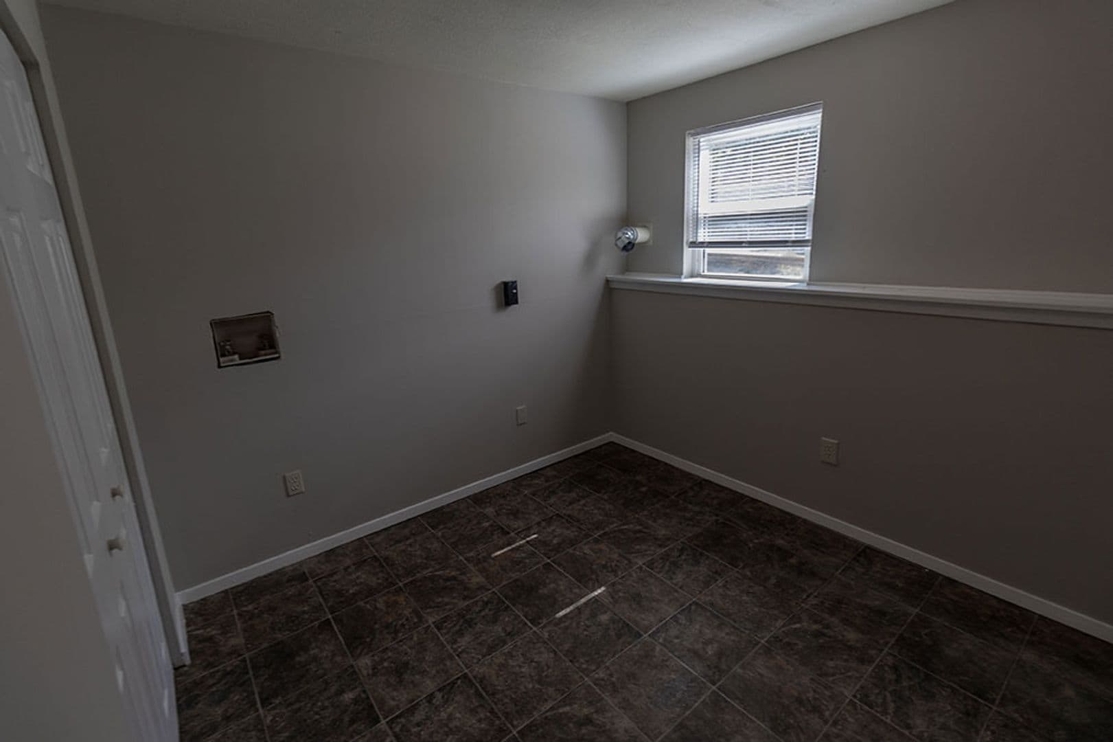 Columbia House: 1011 W Ash St
