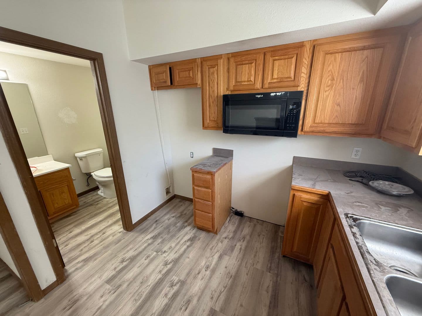 Columbia House: 5000 Derby Ridge Dr - 208