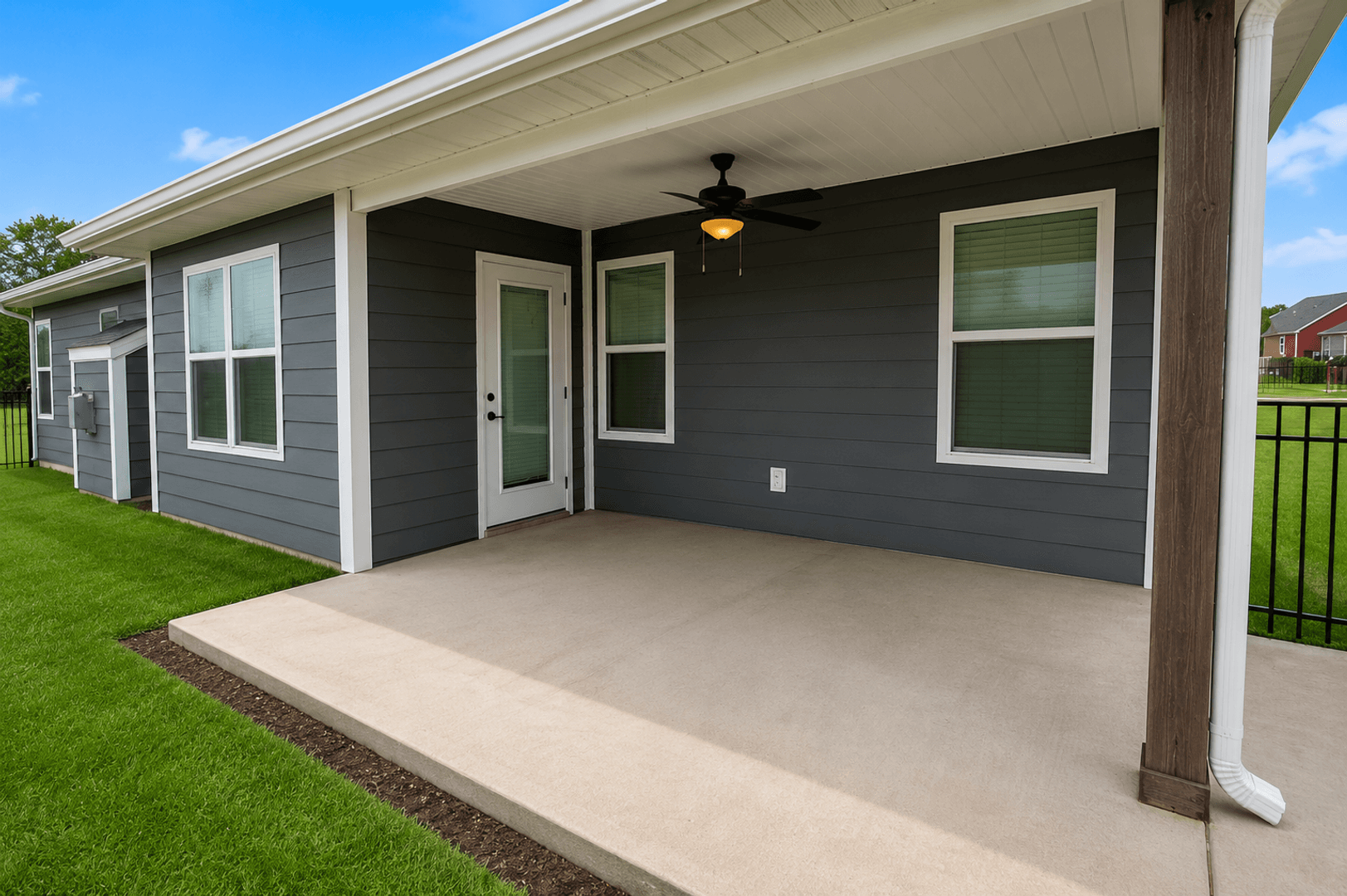 Columbia House: 7504 Wellford Ct