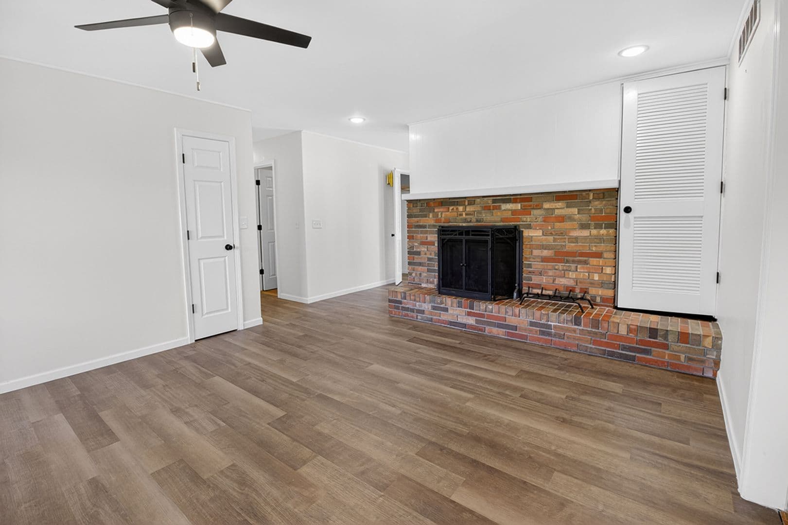 Columbia House: 1022 Queen Ann Dr