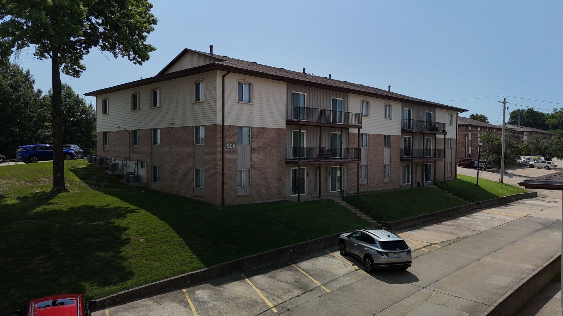 Jefferson City House: 905 Southwest Blvd E