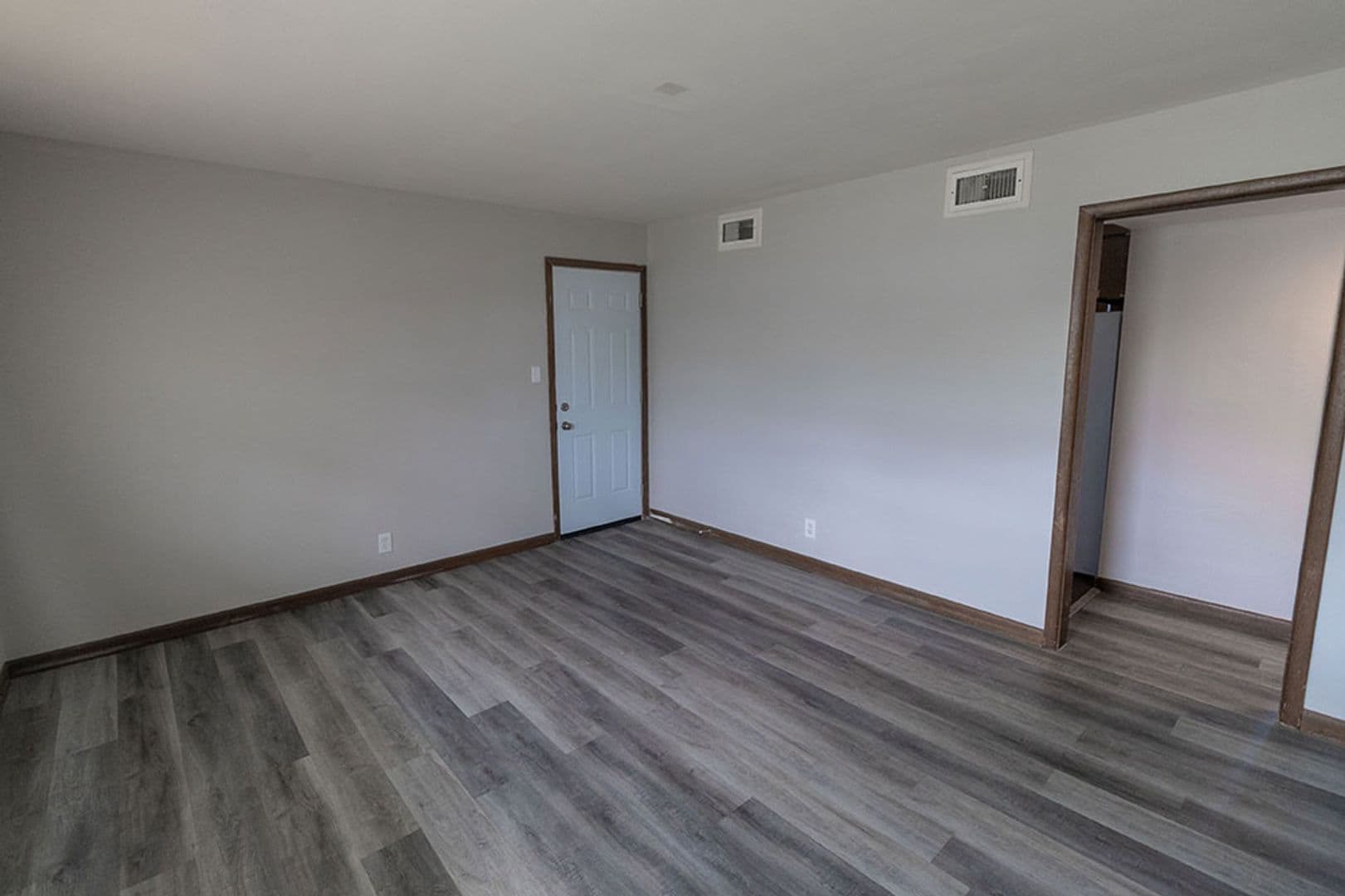 Columbia Apartment: 1804 Sylvan Ln