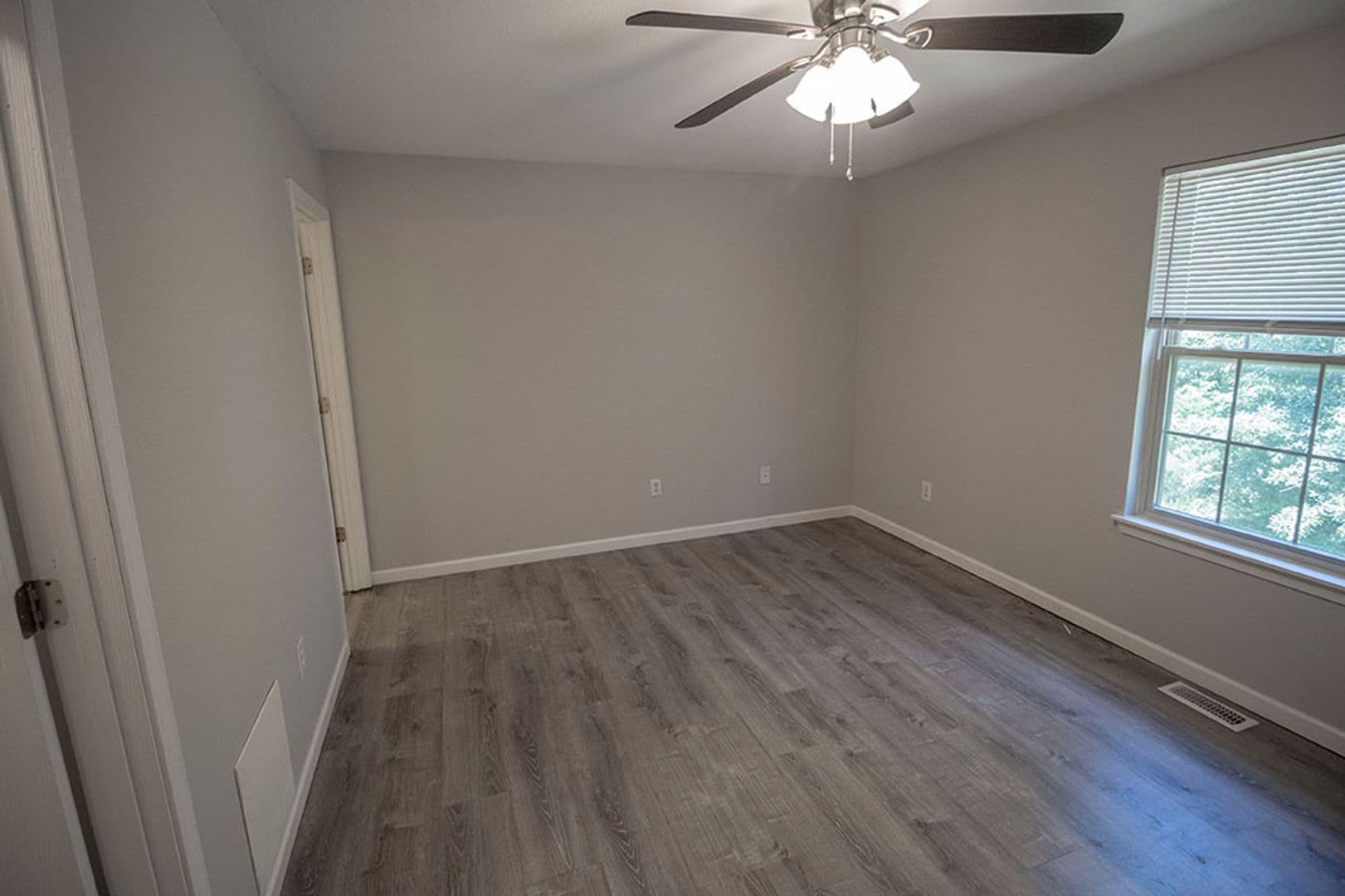 Columbia House: 1405 Greensboro Dr