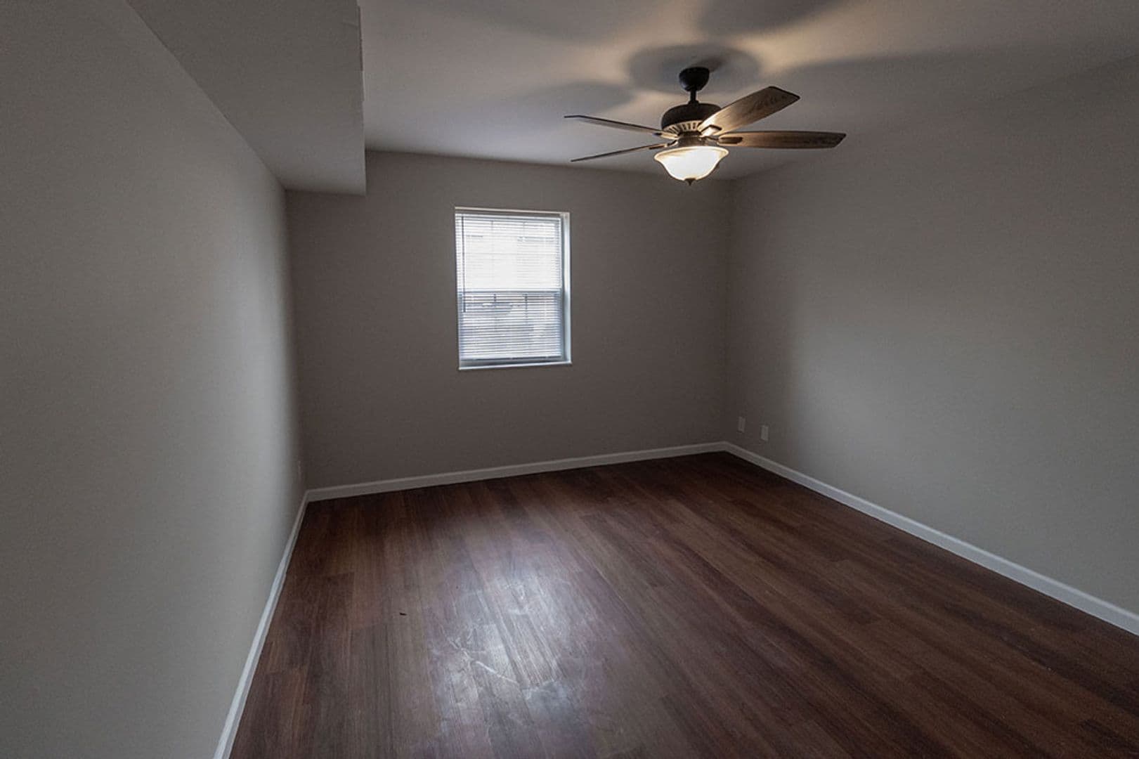 Columbia House: 3408 Balboa Ln #30