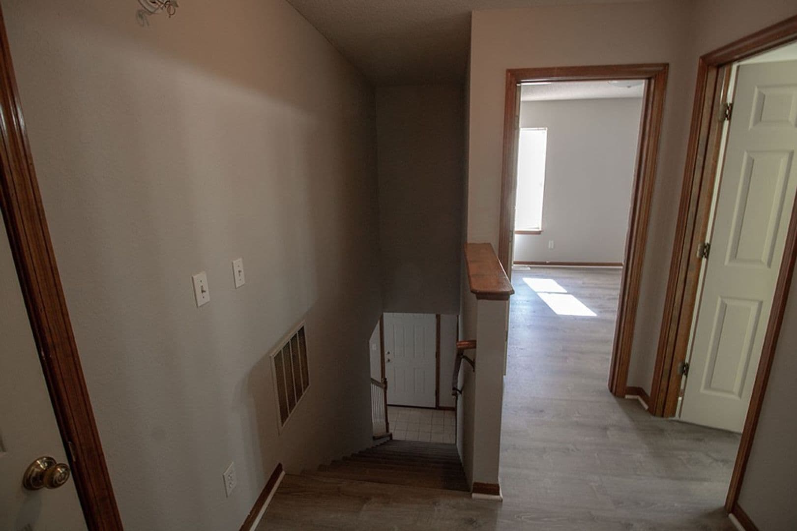 Columbia Apartment: 1316 Valley Creek
