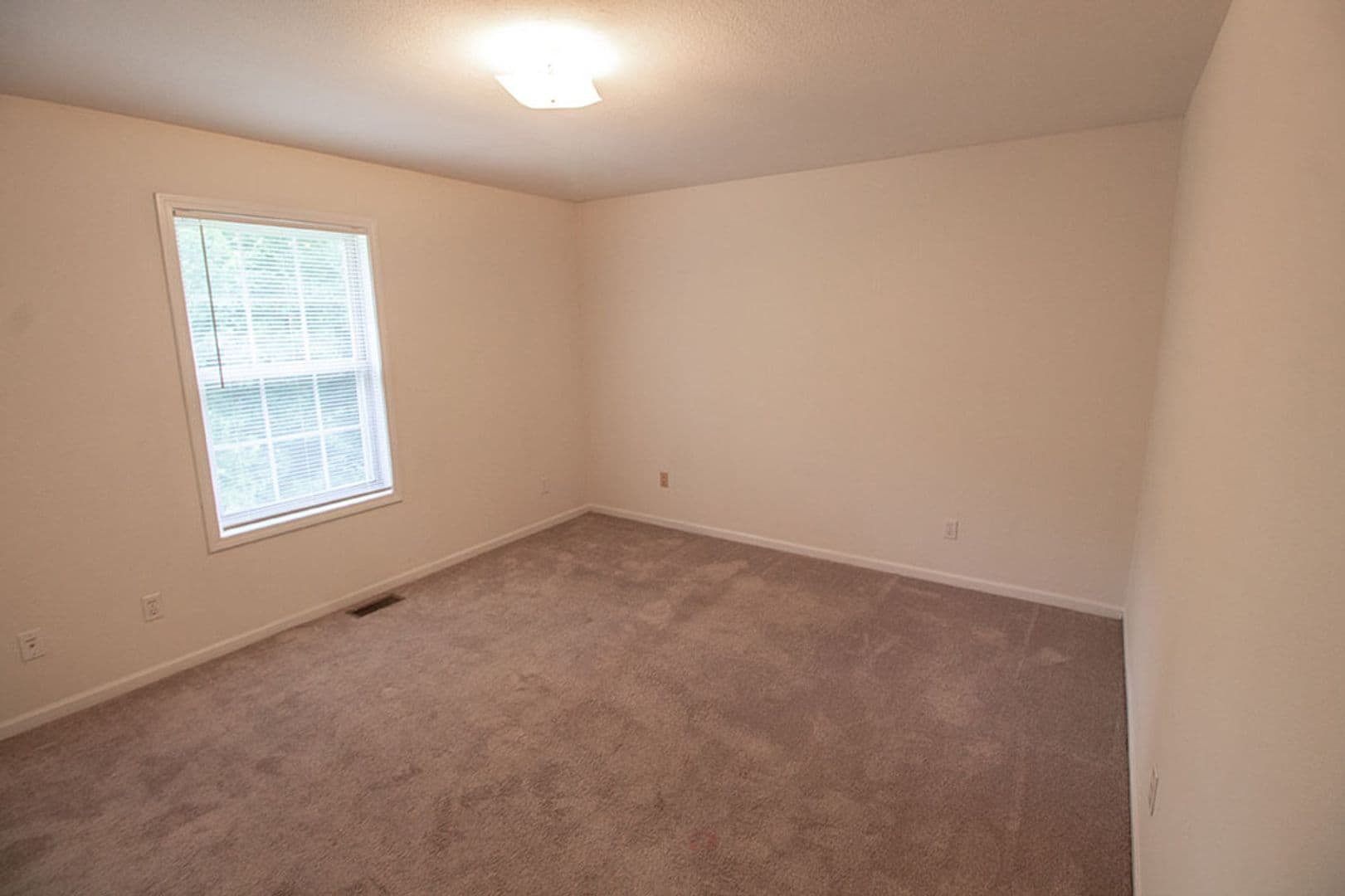 Columbia Apartment: 5200-5202 Tessa Way