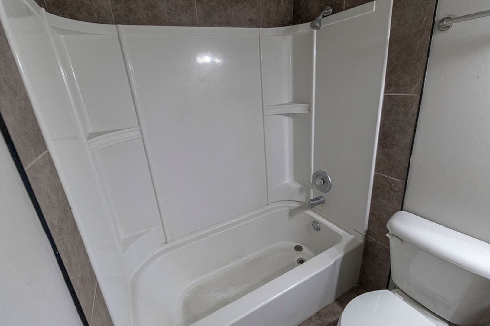 Columbia House: 216 Wheaton Ct