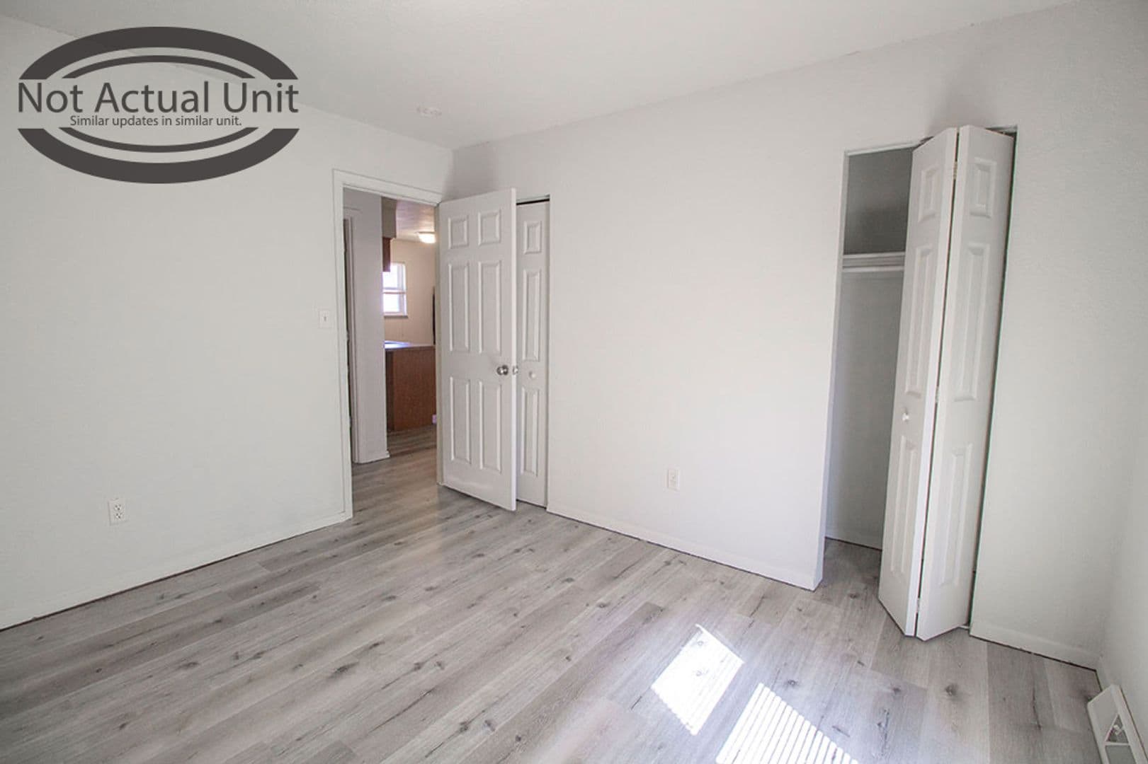 Columbia House: 1013 W Ash St