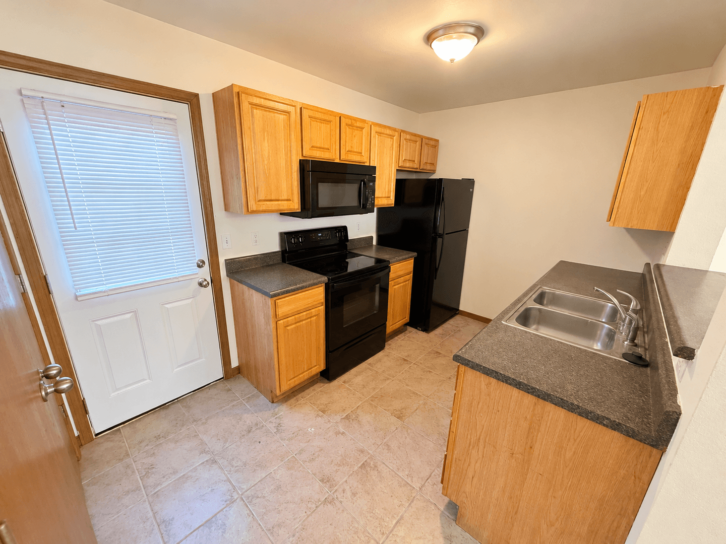 Columbia House: 2119 Ballenger Ln