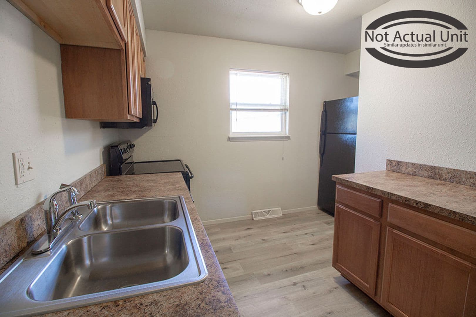 Columbia House: 1013 W Ash St