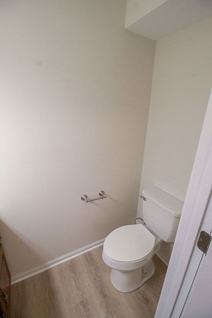 Columbia House: 3612 Hermitage Rd