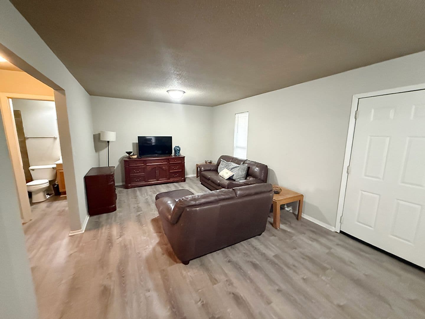 Columbia House: 212 Wheaton Ct