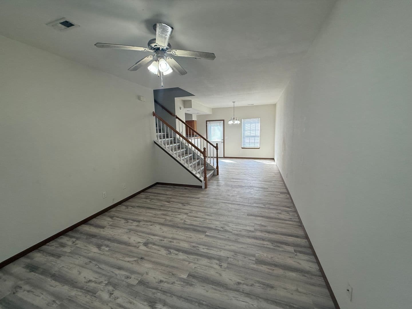 Columbia House: 5000 Derby Ridge Dr - 208