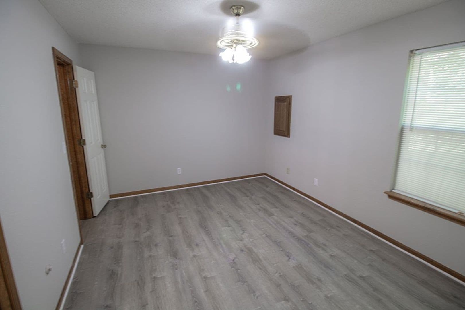 Columbia Apartment: 1316 Valley Creek