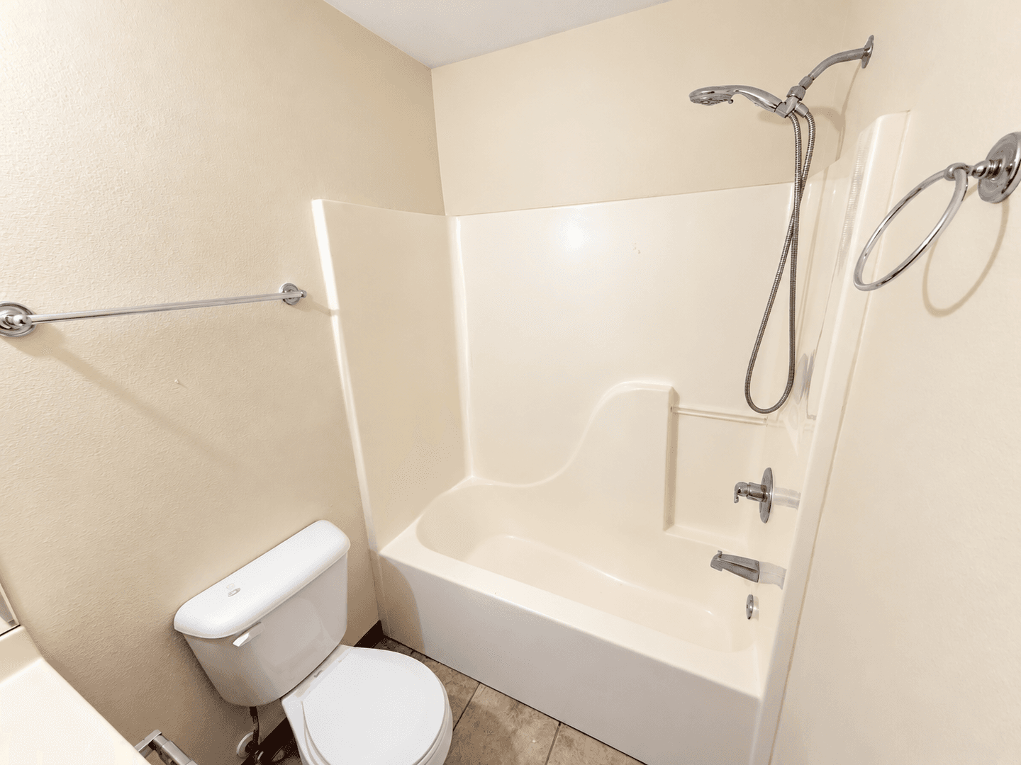 Columbia House: 2119 Ballenger Ln