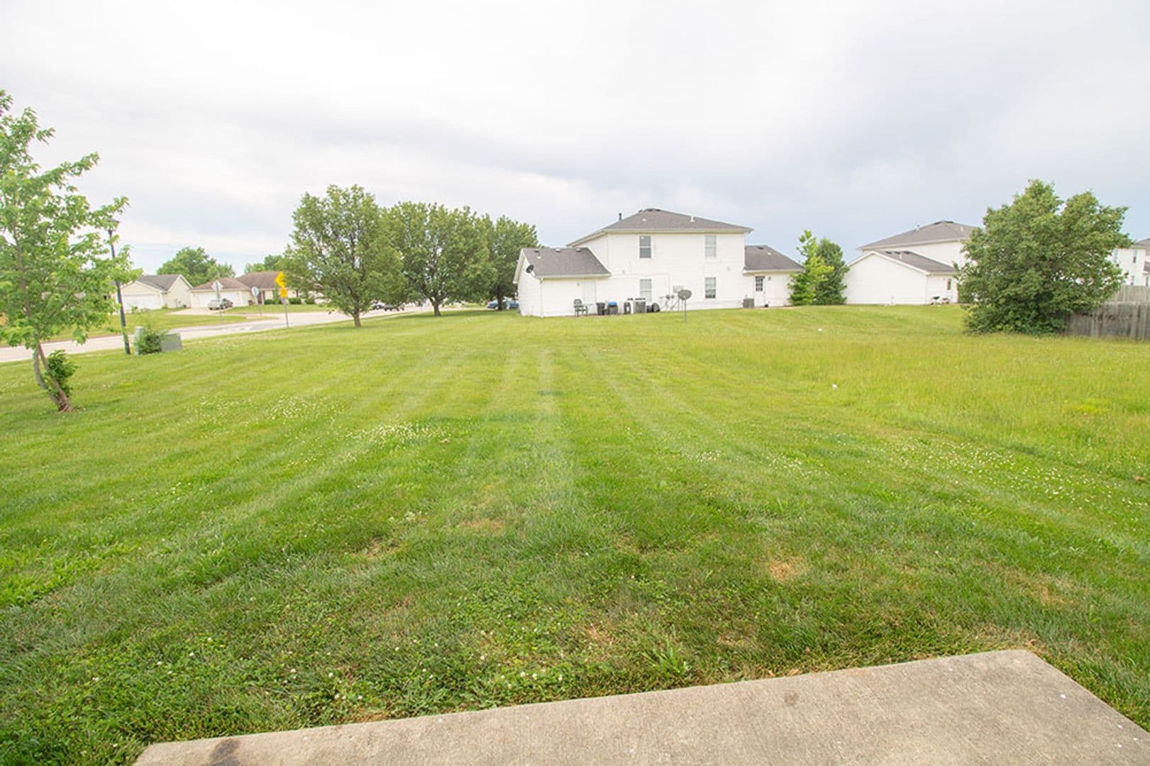 Columbia House: 1602 High Quest Cir
