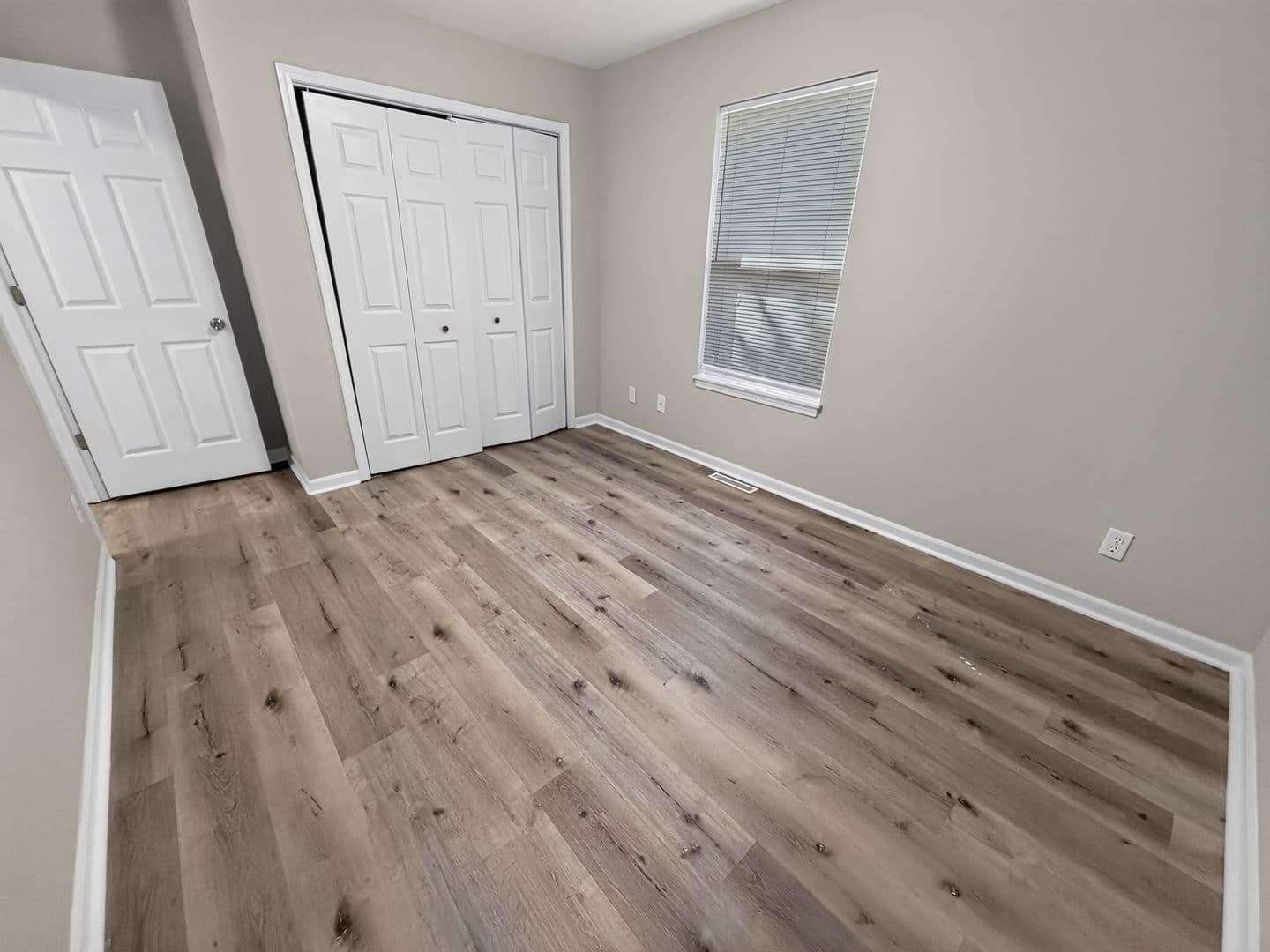 Columbia House: 5308 Godas Cir