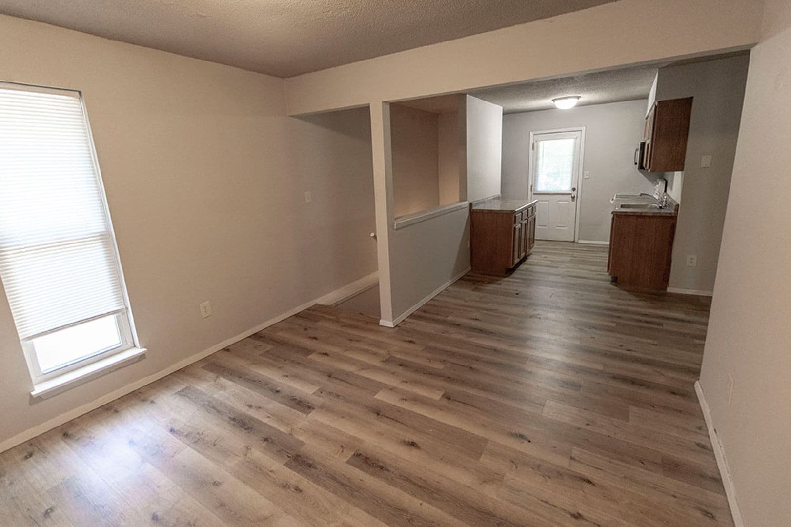 Columbia House: 216 Wheaton Ct