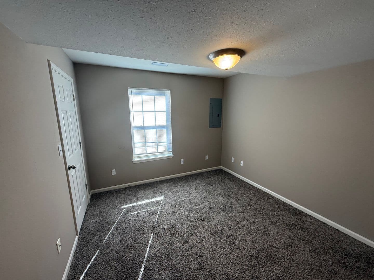 Columbia House: 214 Arctic Wolf Ct