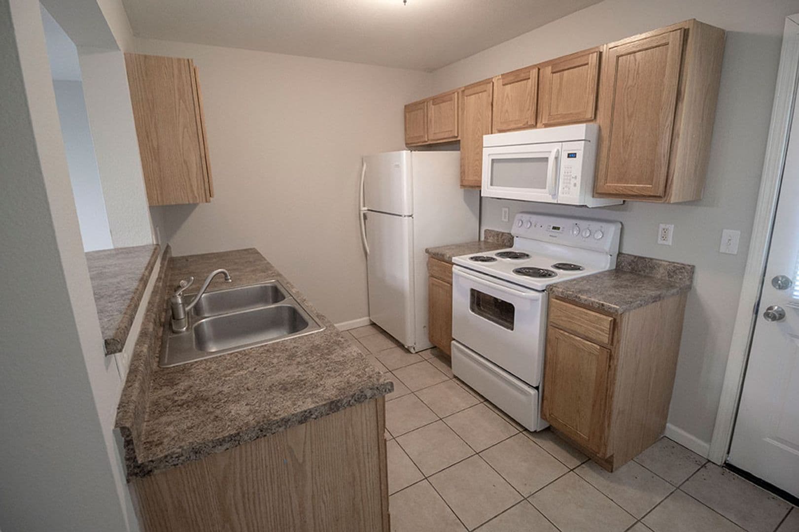 Columbia House: 1405 Greensboro Dr