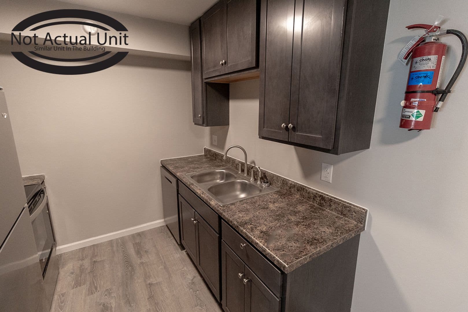 Columbia Apartment: 3408 Balboa Ln #48
