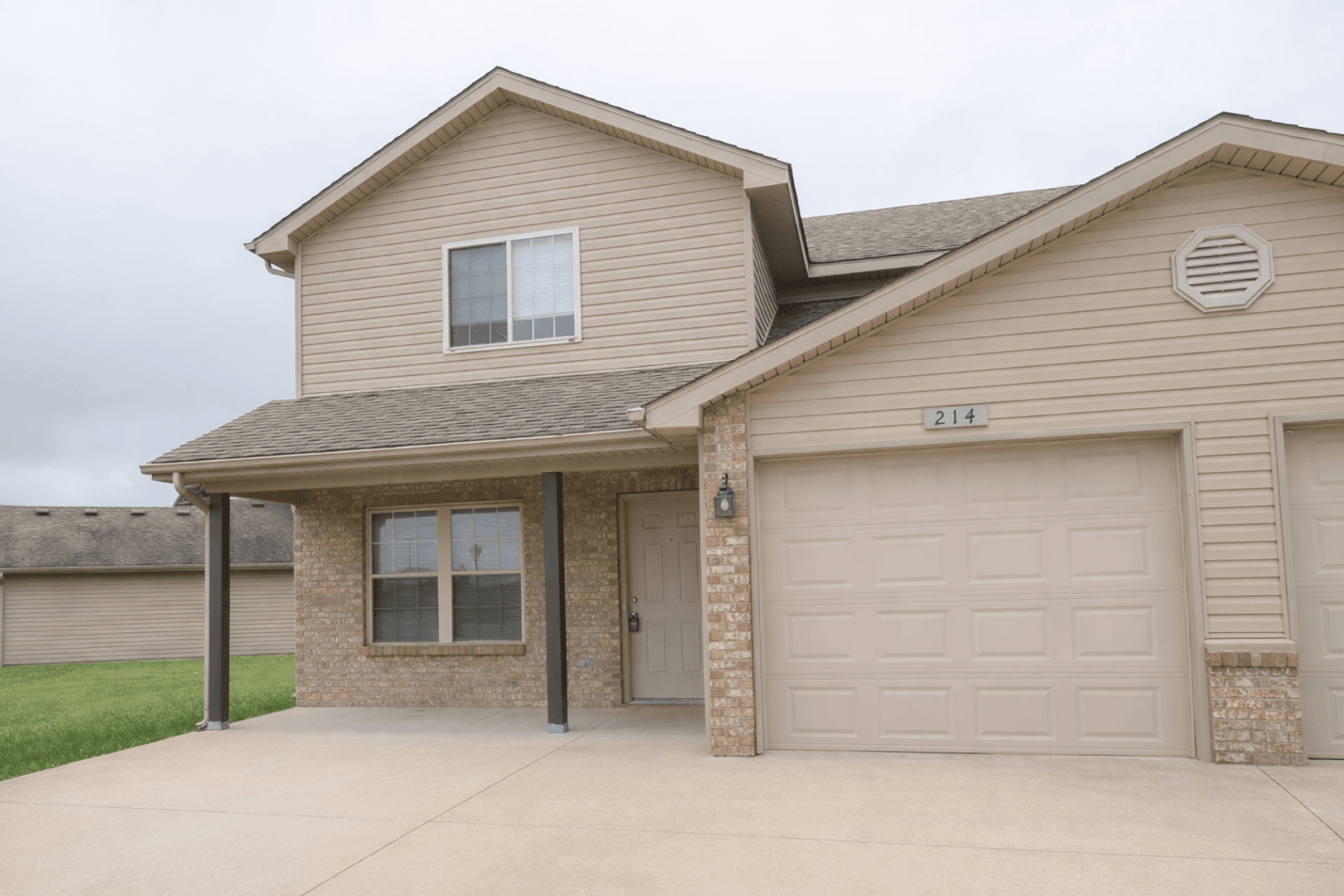Columbia House: 214 Arctic Wolf Ct