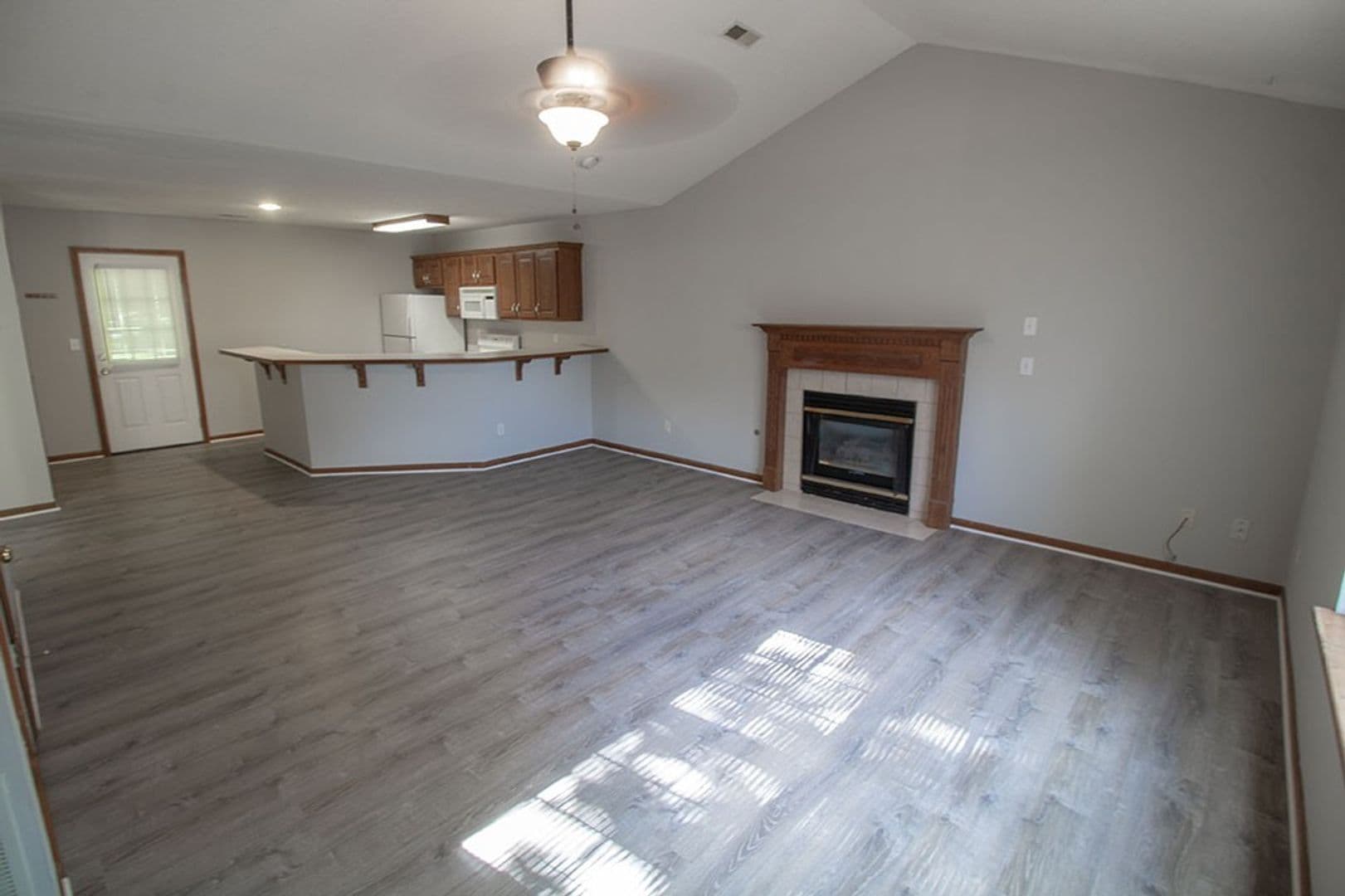 Columbia Apartment: 1316 Valley Creek