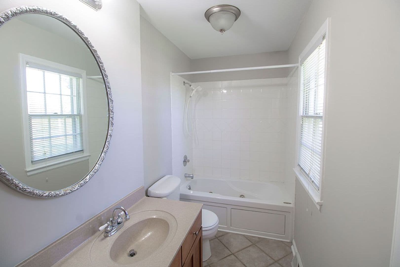 Columbia House: 2207 Bushnell Dr