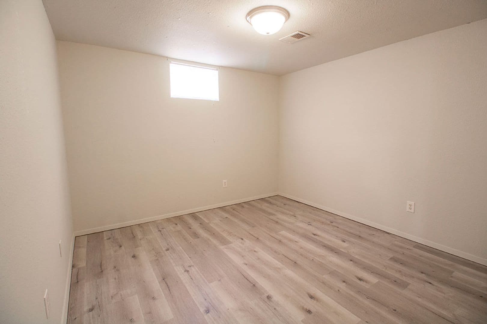 Columbia House: 1005 W Ash St