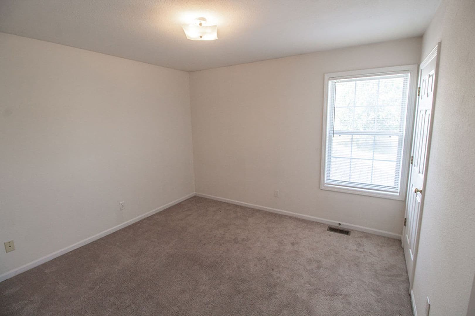 Columbia Apartment: 5200-5202 Tessa Way