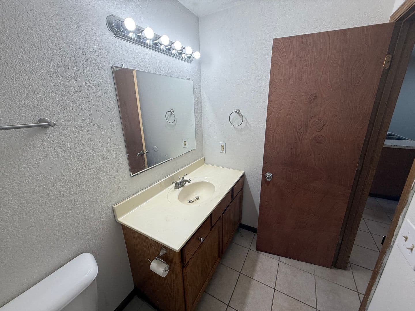 Columbia House: 1521 Typhoon Court
