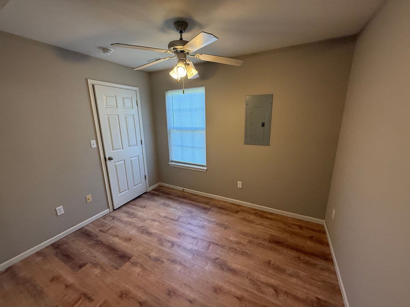 Columbia House: 4006 Snowy Owl Drive