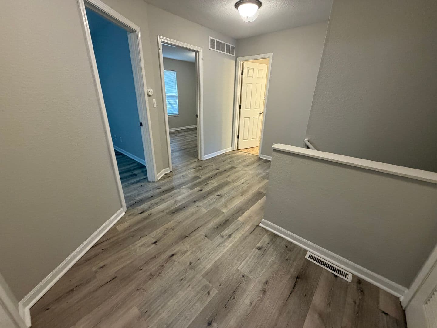 Columbia House: 5308 Godas Cir