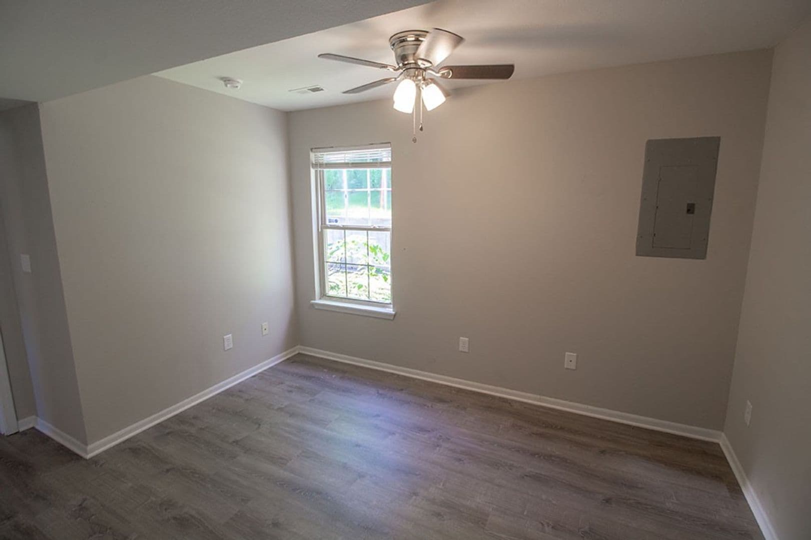 Columbia House: 1413 Greensboro Dr