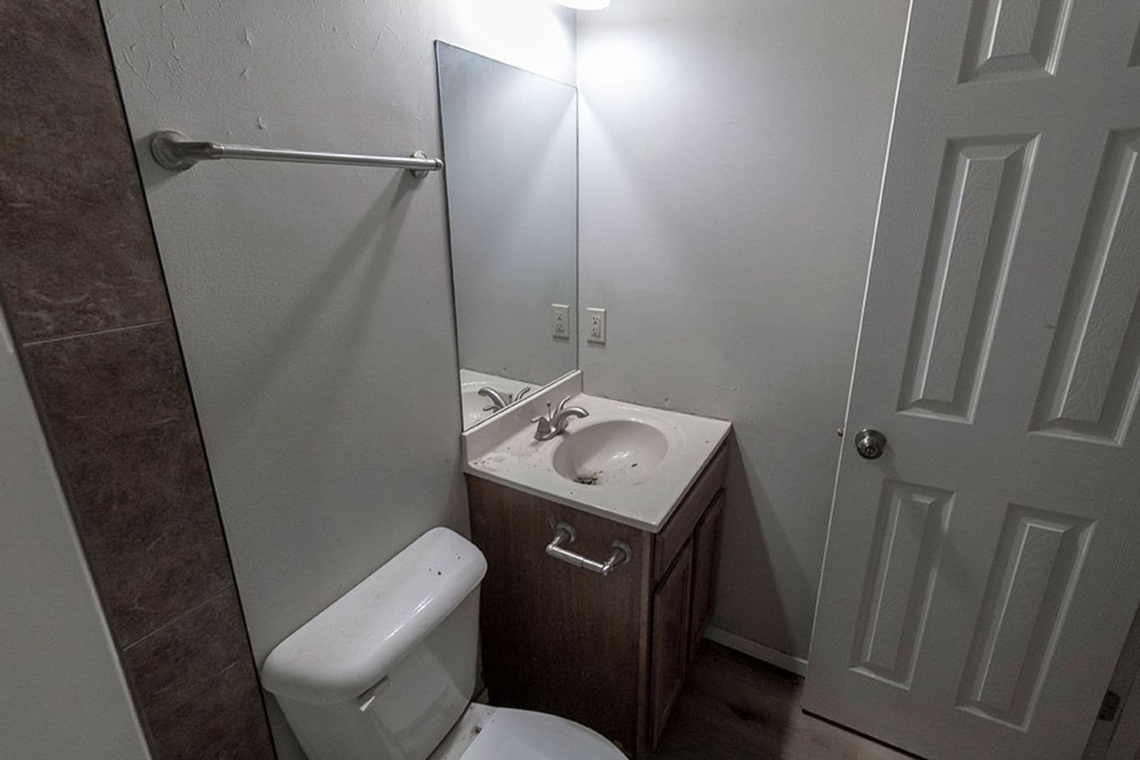 Columbia House: 216 Wheaton Ct