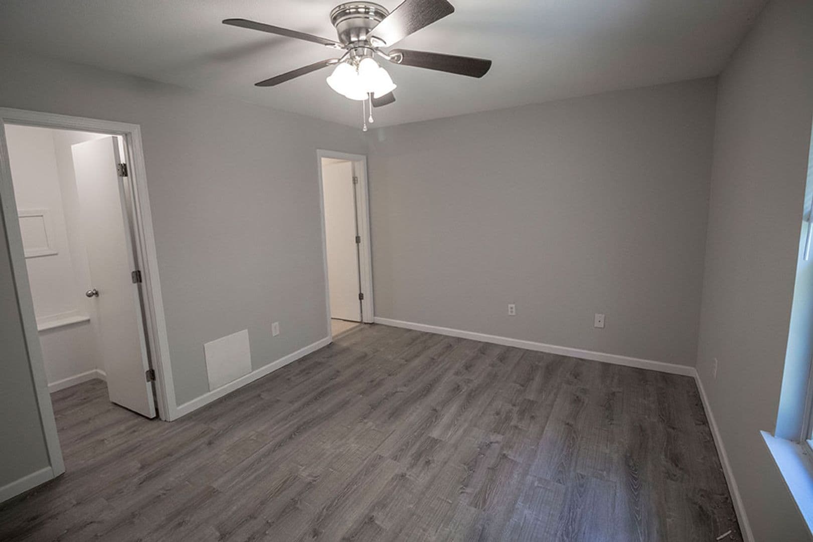 Columbia House: 1405 Greensboro Dr