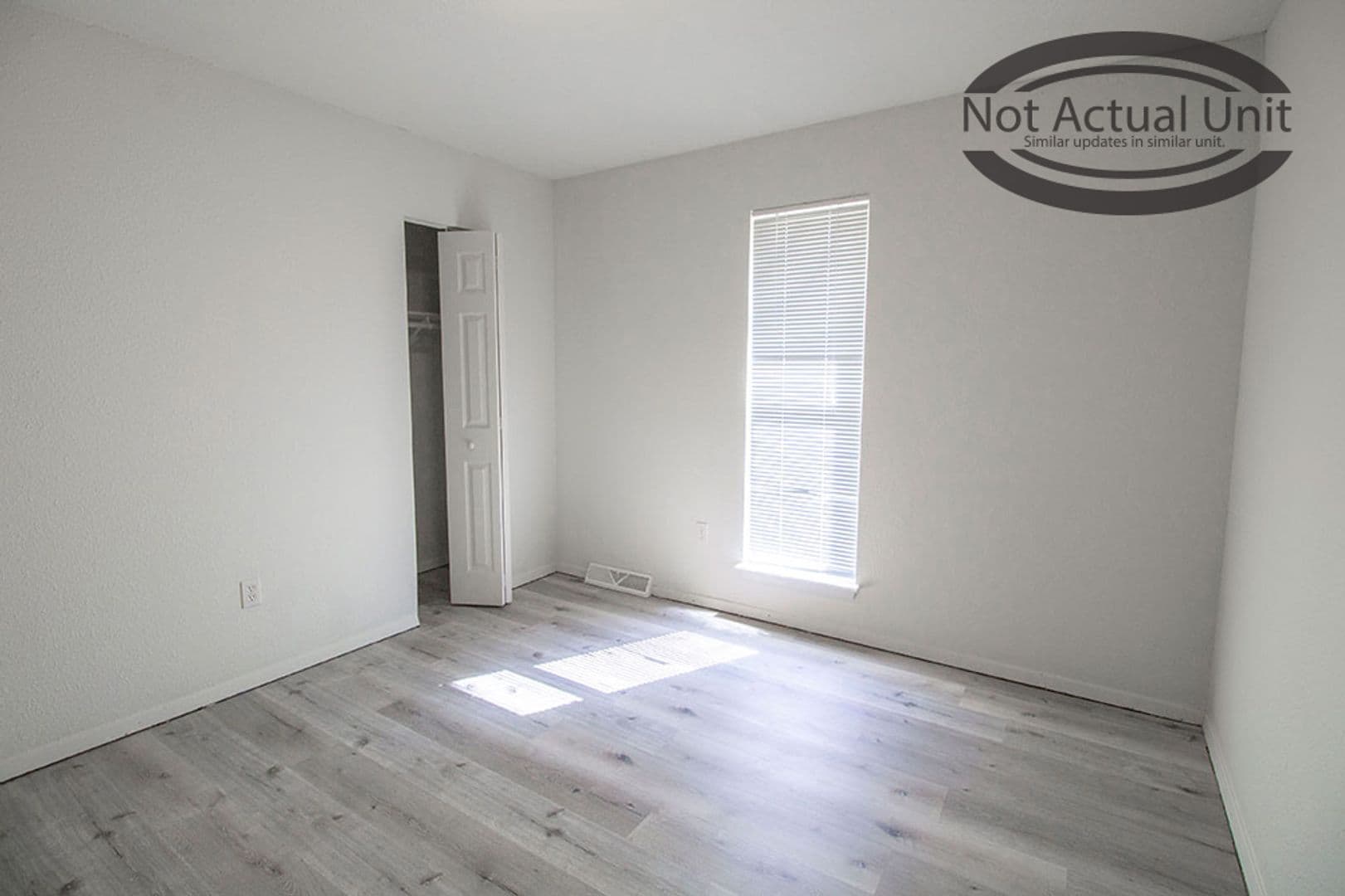 Columbia House: 1013 W Ash St