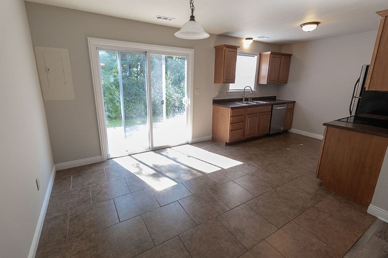 Columbia Apartment: 4700 Dehaven Dr