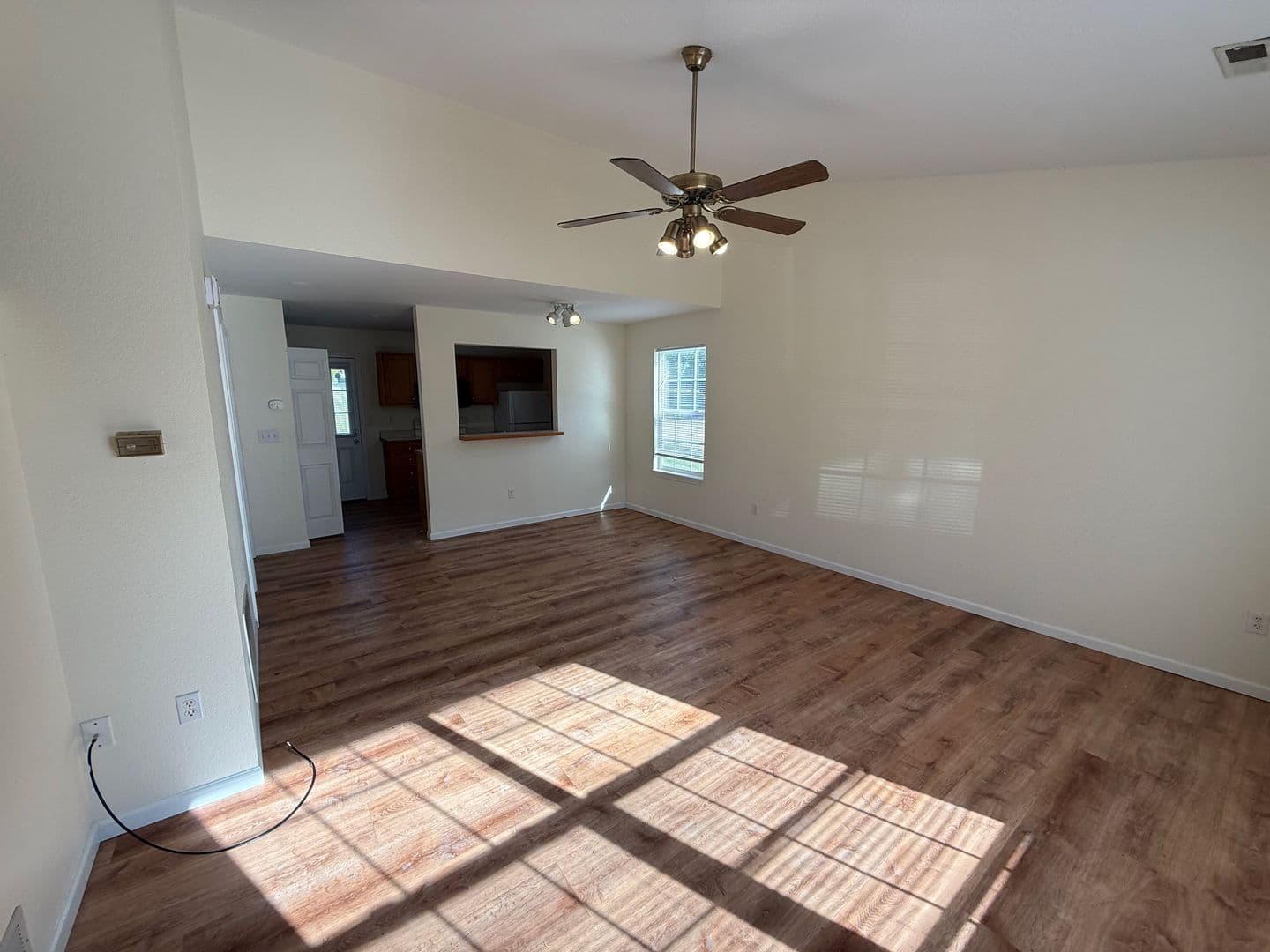 Columbia House: 1326 N Frideriki Dr