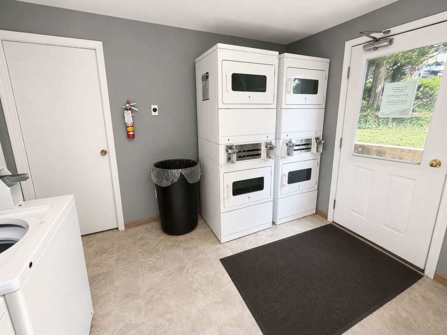 Jefferson City House: 405 Clayton Dr C-18