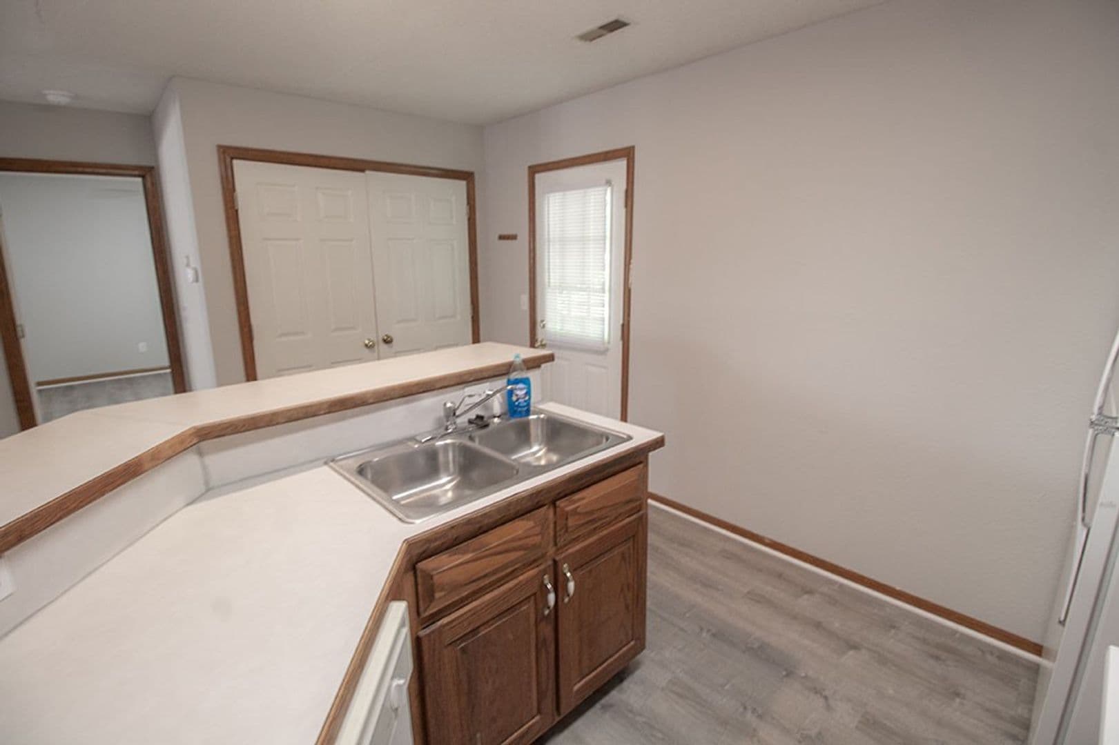 Columbia Apartment: 1316 Valley Creek