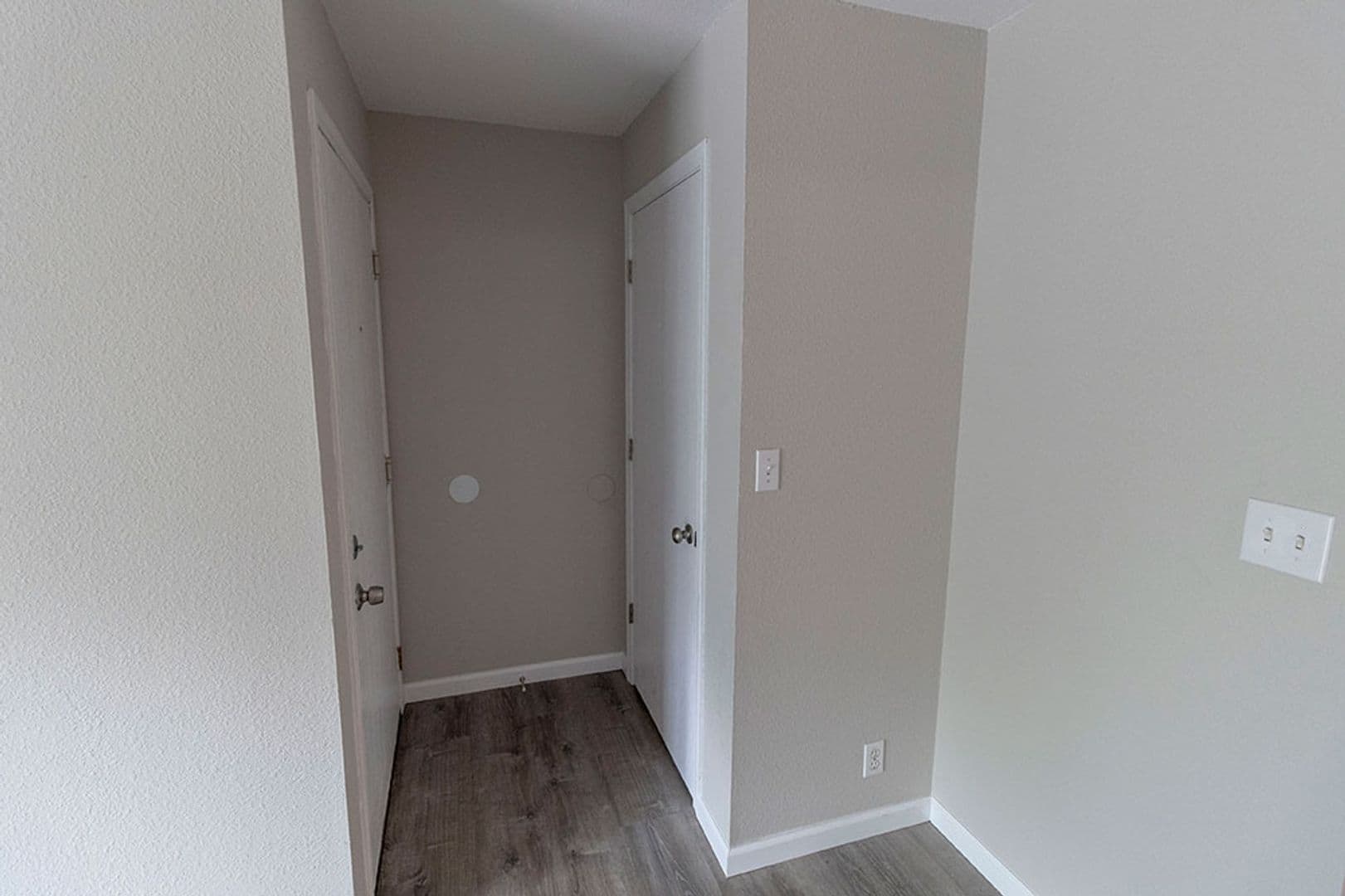 Columbia Apartment: 3408 Balboa Ln #44