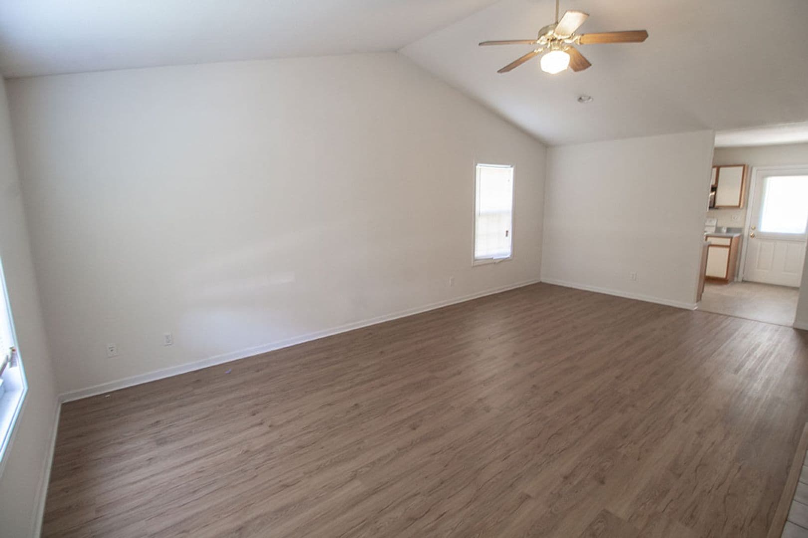 Columbia Apartment: 5200-5202 Tessa Way