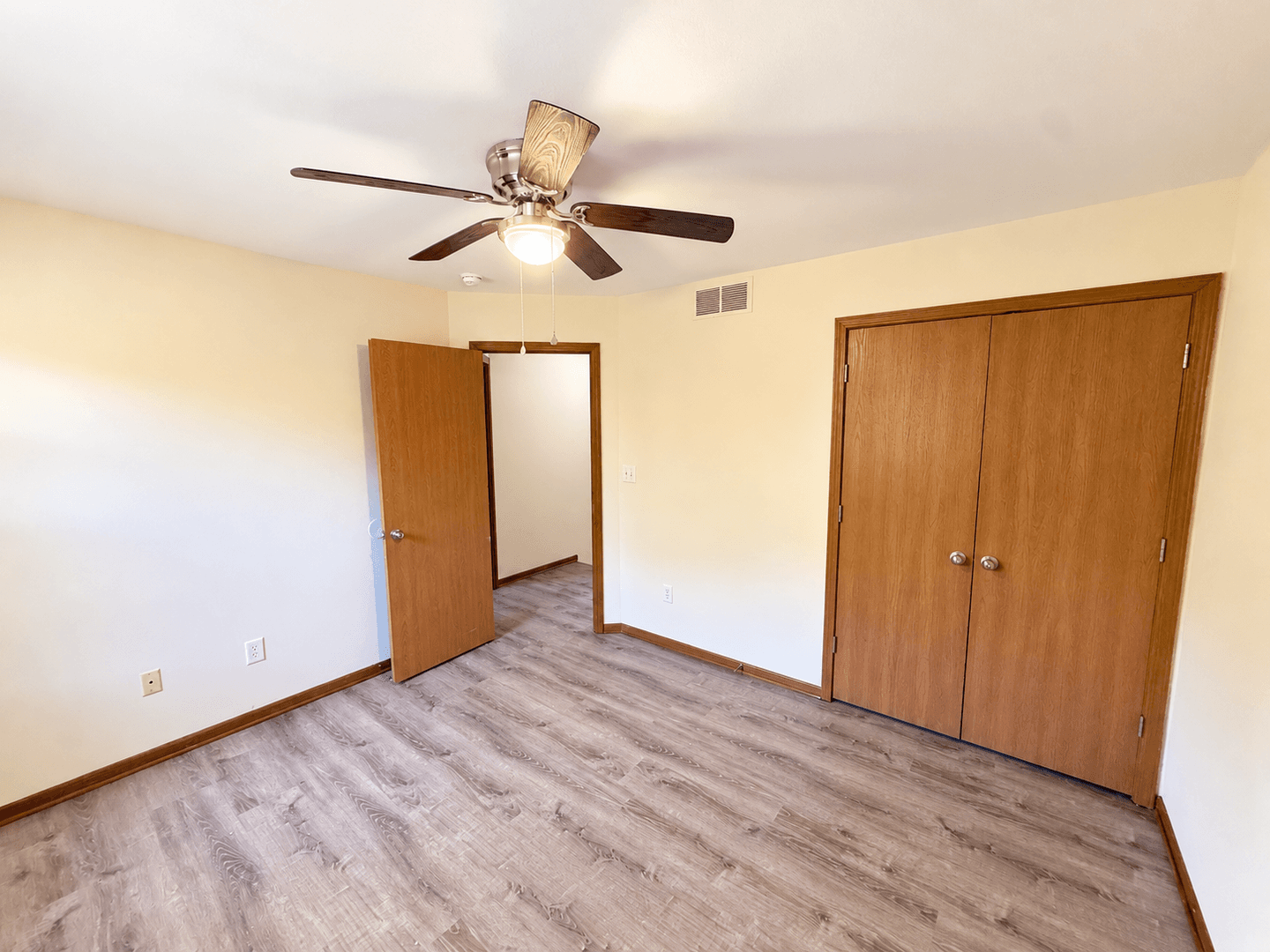 Columbia House: 2119 Ballenger Ln