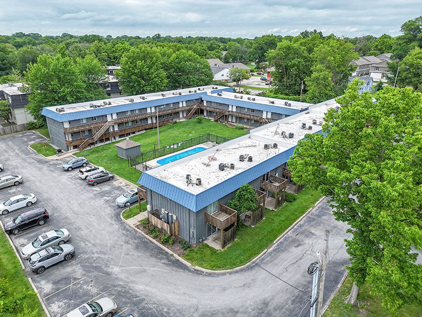 Columbia House: 105 N Garth Ave #33