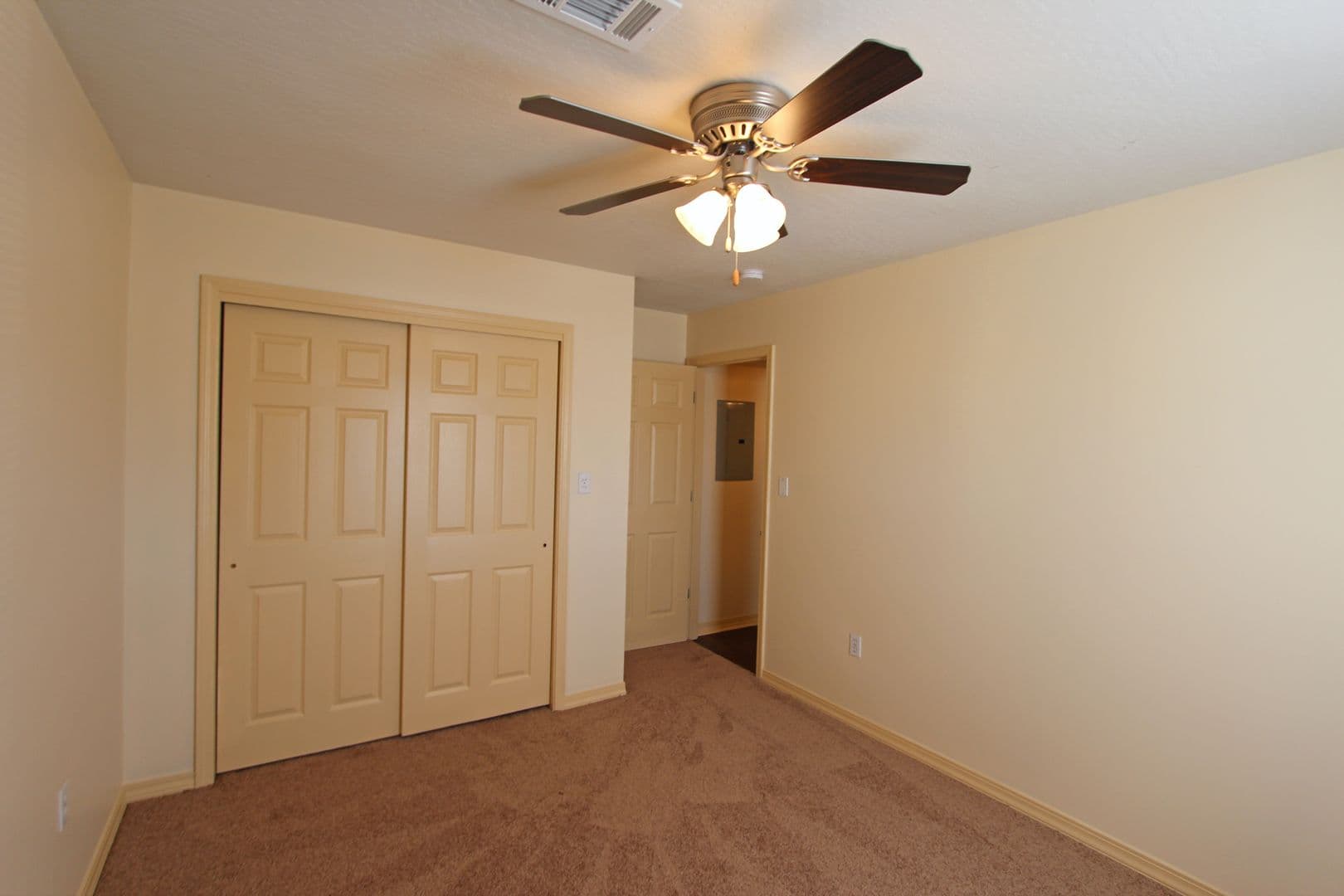 Hattiesburg Apartment: 211 Chevy Chase Drive